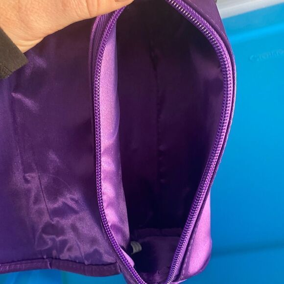 Younique makeup clutch - Picture 4 of 4